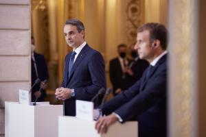 Κυριάκος Μητσοτάκης και Μανουέλ Μακρόν