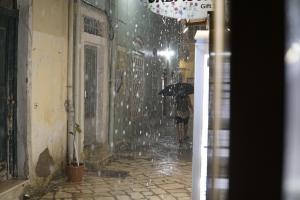ΒΡΟΧΗ ΜΠΟΥΡΙΝΙ ΚΕΡΚΥΡΑ ΚΑΙΡΟΣ