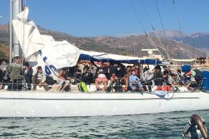 πρόσφυγες μετανάστες ιστιοφόρο