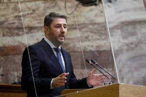 Ο Νίκος Ανδρουλάκης στη Βουλή