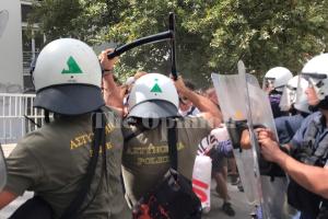 Επίθεση των ΜΑΤ σε φοιτητές