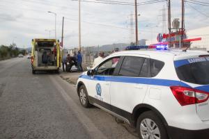 Περιπολικό της αστυνομίας και ασθενοφόρο του ΕΚΑΒ