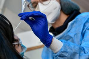 Rapid test από κλιμάκιο του ΕΟΔΥ