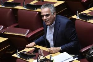Ο Πάνος Σκουρλέτης στη Βουλή
