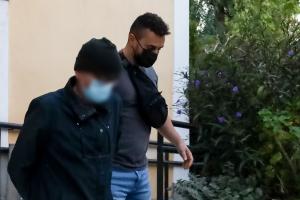 Κατηγορούμενος σε υπόθεση σεξουαλικής κακοποίησης έξω από τα δικαστήρια
