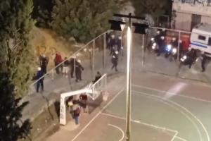 Αστυνομικοί σε γήπεδο στο Λόφο του Στρέφη