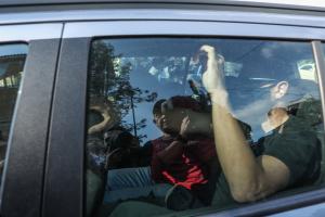 Κατηγορούμενοι για τον παιδοβιασμό κατά τη μεταγωγή τους