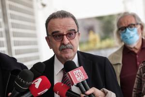 Δηλώσει του Γιάννη Μαντζουράνη έξω από τον Άρειο Πάγο