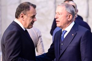Ο Νίκος Παναγιωτόπουλος και ο Χουλουσί Ακάρ