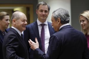 Όλαφ Σολτς και Μάριο Ντράγκι
