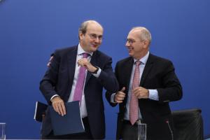 Ο Κωστής Χατζηδάκης και ο Γιάννης Οικονόμου