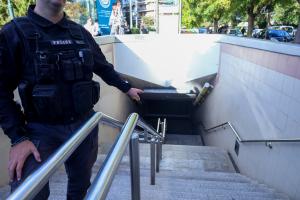 Αστυνομικός σε στάση μετρό