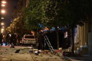 Ααστυνομικοί έξω από την κατάληψη Ματρώζου στο Κουκάκι