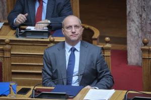Ο Γιάννης Οικονόμου στη Βουλή