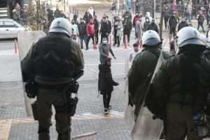 επεισόδια με ρομά με αστυνομία στη Θεσσαλονίκη