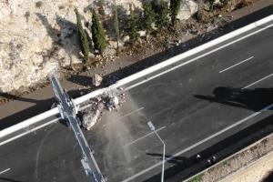 Κλειστός δρόμος από βράχια