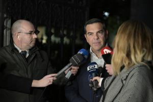 βουλη - «Κυριάκος Μητσοτάκης / Κρύβεται από τον Τσίπρα και τη Βουλή - Πηγαίνει Κρήτη» Alexis-tsipras_0