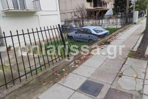 ΑΥΤΟΚΙΝΗΤΟ ΣΕ ΑΥΛΗ ΣΠΙΤΙΟΥ