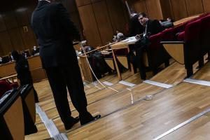 Στιγμιότυπο από τη δίκη της Χρυσής Αυγής