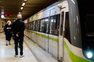Άνθρωποι στο μετρό