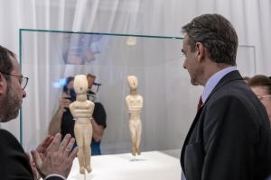 Ο Κυριάκος Μητσοτάκης στο Μουσείο Κυκλαδικής Τέχνης