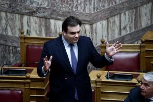 Ο Κυριάκος Πιερρακάκης στη Βουλή
