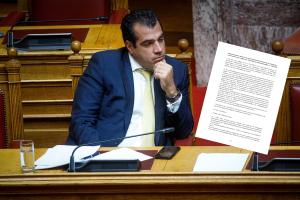Ο Θάνος Πλεύρης στη Βουλή