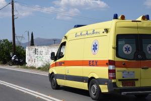 Ασθενοφόρο στον δρόμο