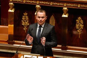 Ο Γάλλος υπουργός Εργασίας στο βήμα της Βουλής