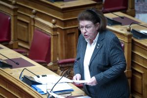 Η Λίνα Μενδώνη στη Βουλή