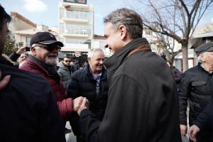 Ο Κυριάκος Μητσοτάκης με συνταξιούχο