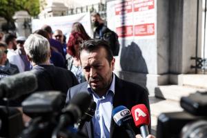 Ο Νίκος Παππάς κάνει δηλώσεις