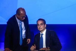 Ο Γιάννης Οικονόμου και ο Κυριάκος Μητσοτάκης