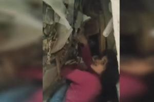 Το μικρό κορίτσι που έσωσε η ομάδα της ΕΜΑΚ στην Τουρκία μετά τον σεισμό