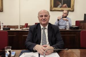 Ο Κώστας Τσιάρας σε επιτροπή της Βουλής