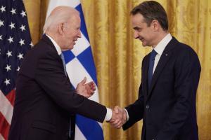 Τζο Μπάιντεν και Κυριάκος Μητσοτάκης