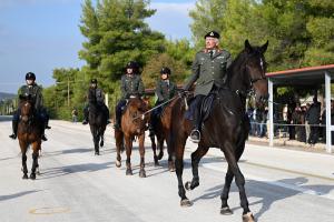 Στρατιωτικοί πάνω σε άλογα - Ιππικό