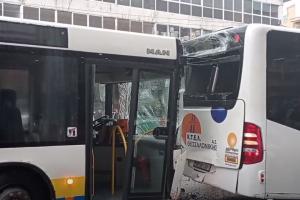 Τα αστικά λεωφορεία που συγκρούστηκαν στη Θεσσαλονίκη