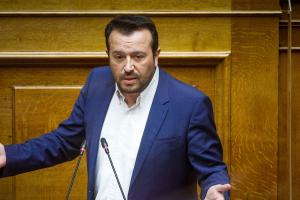 Ο Νίκος Παππάς στο βήμα της Βουλής