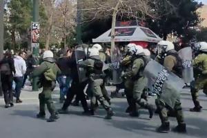Επίθεση των ΜΑΤ