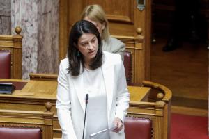 Η Νίκη Κεραμέως στη Βουλή