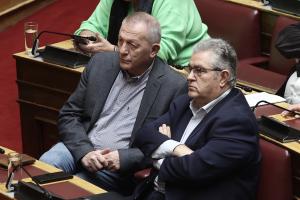 Ο Θανάσης Παφίλης και ο Δημήτρης Κουτσούμπας στη Βουλή