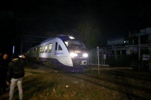 Ατύχημα με παράσυρση 17χρονου στον προαστιακό