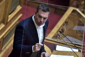 Ο Αλέξης Τσίπρας στο βήμα της Βουλής