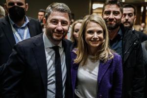 Η Μιλένα Αποστολάκη με τον Νίκο Ανδρουλάκη