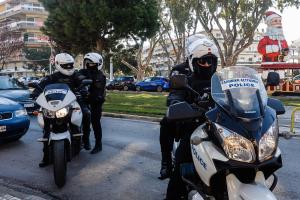 Αστυνομικοί σε μηχανές