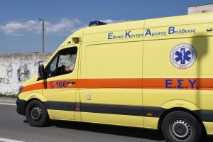 Ασθενοφόρο του ΕΚΑΒ στον δρόμο