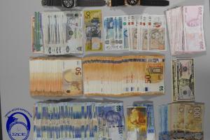χρήματα που κατασχέθηκαν από τον ΣΔΟΕ και ρολόγια