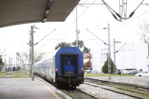 Τρένο στις ράγες