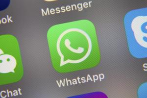 Το εικονίδιο του Whatsapp σε οθόνη κινητού
